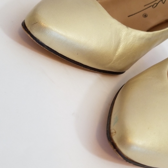 Vintage Caressa Leather Heels Size 7.5M - Picture 2 of 8